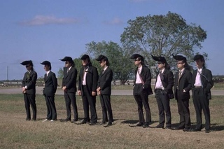 ленинград ковбойс фильм. аки каурисмяки ленинградские ковбои. ленинградские ковбои едут в америку постер. аки каурисмяки ленинградские ковбои. каурисмяки ленинградские ковбои едут в америку.