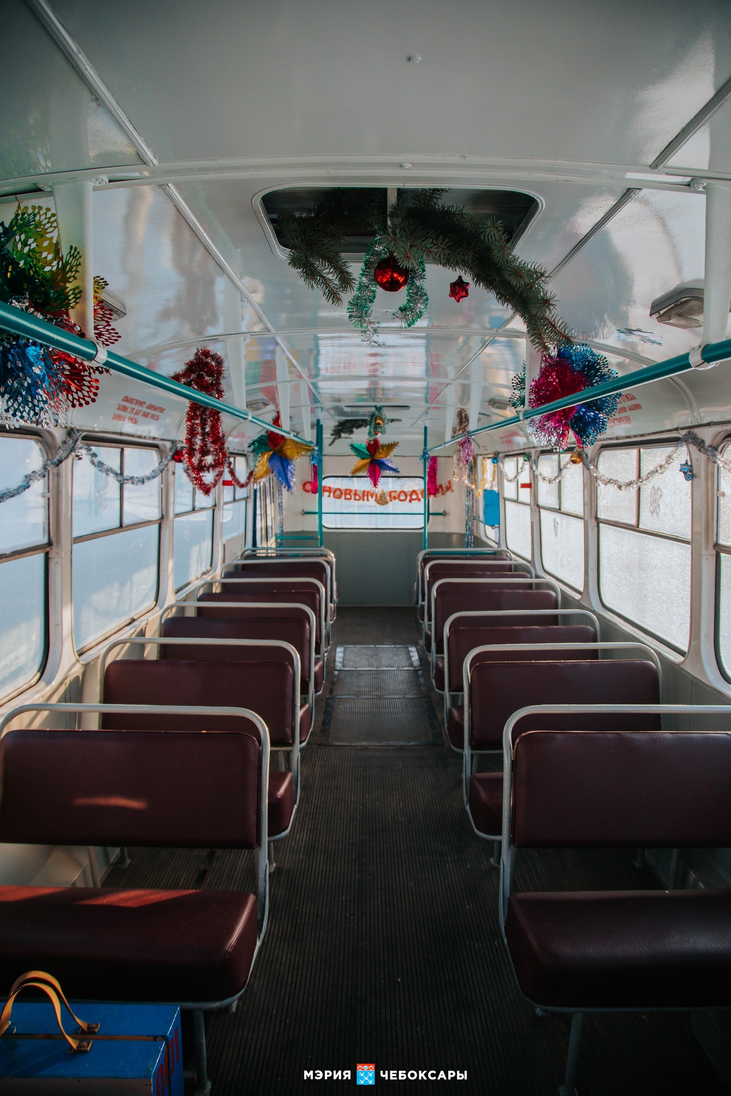 30 декабря в Чебоксарах будет курсировать ретро-троллейбус с Дедом Морозом Это картинка