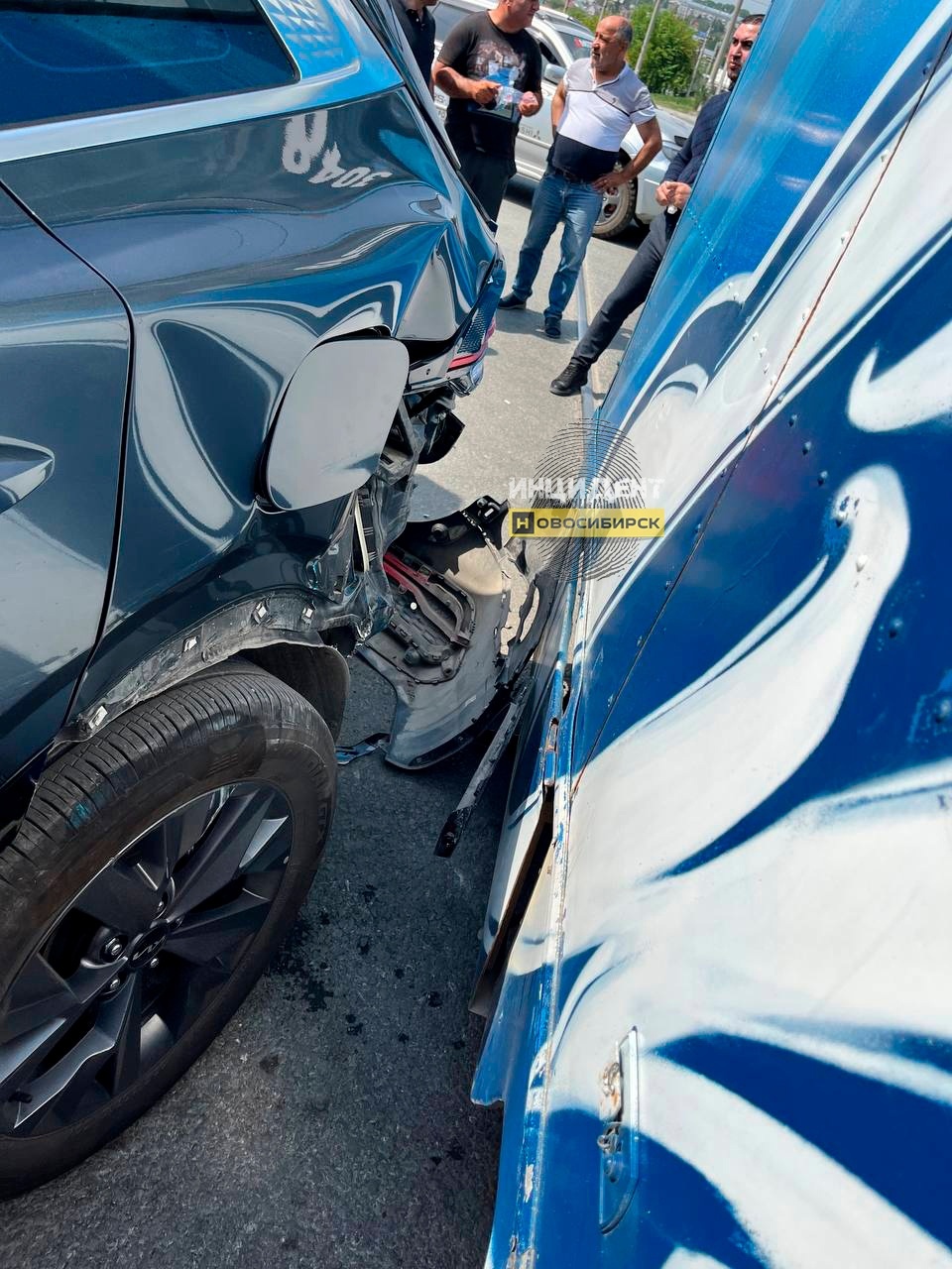 ДТП между автомобилем и трамваем произошло на Волочаевской Это картинка