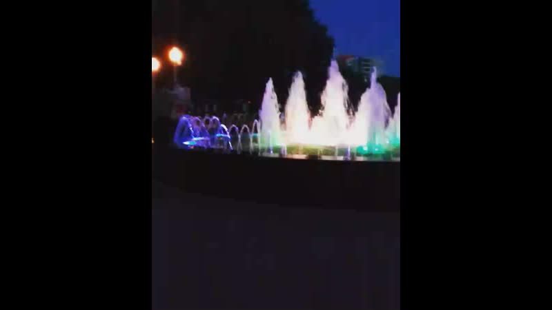 VID_29140807_221423_719.mp4